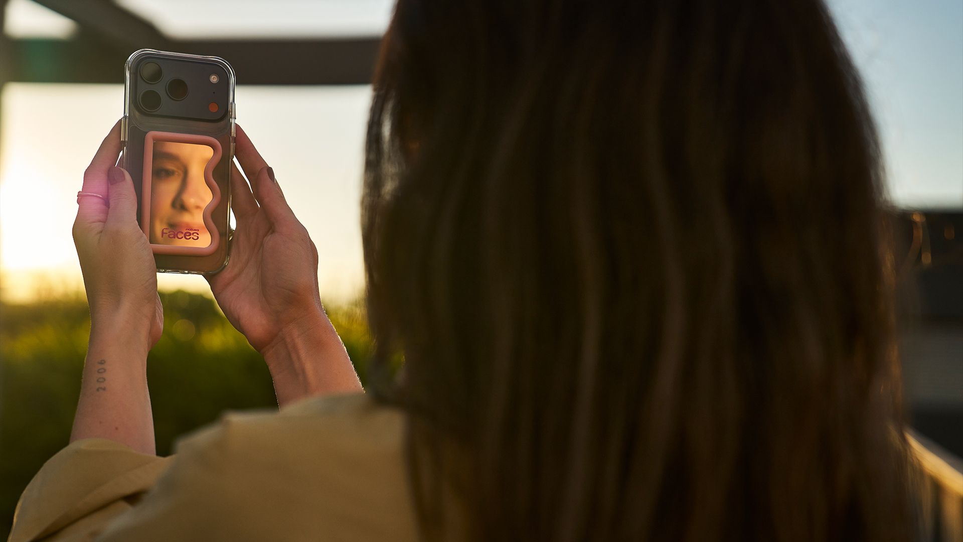 O impacto das selfies na autoimagem: Natura Faces lança campanha de conscientização