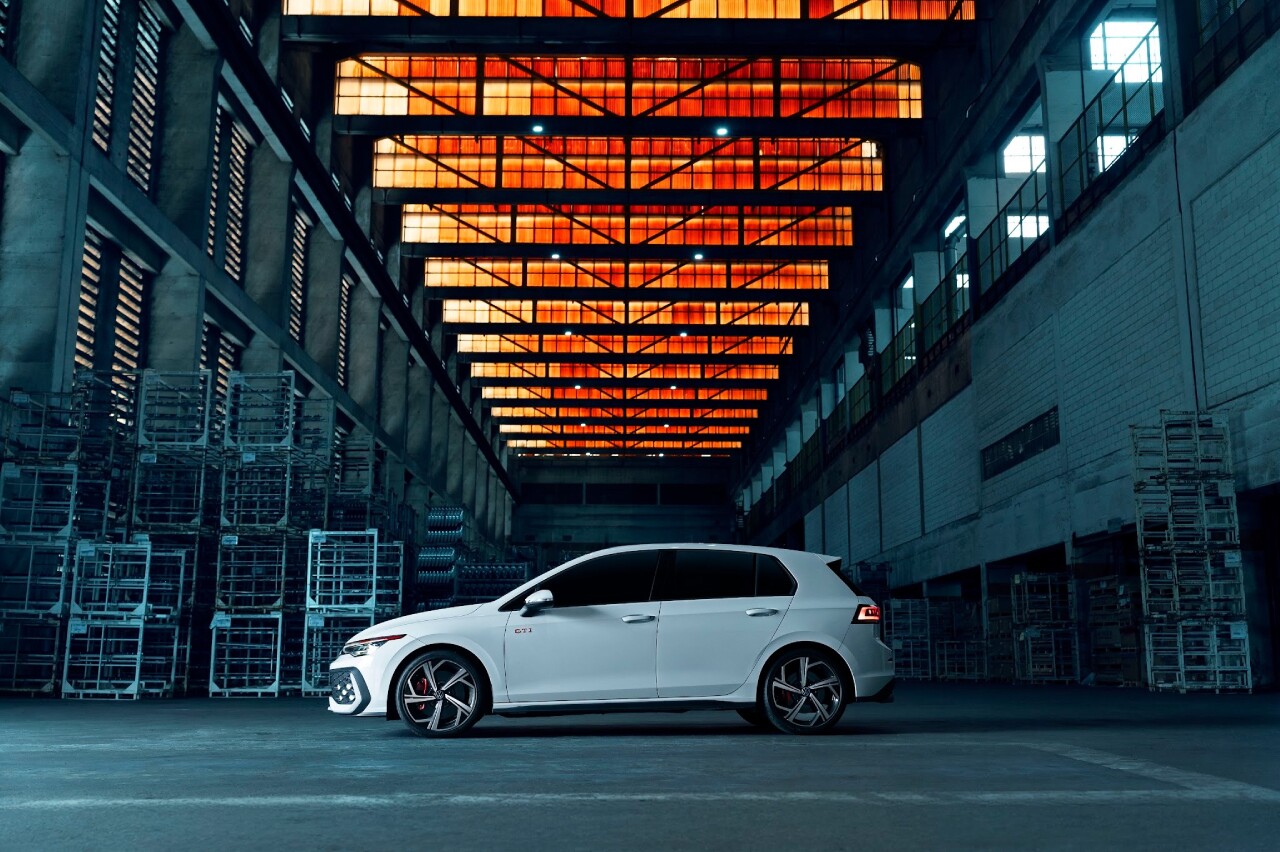 Volkswagen celebra retorno do Golf GTI com campanha na histórica fábrica Anchieta