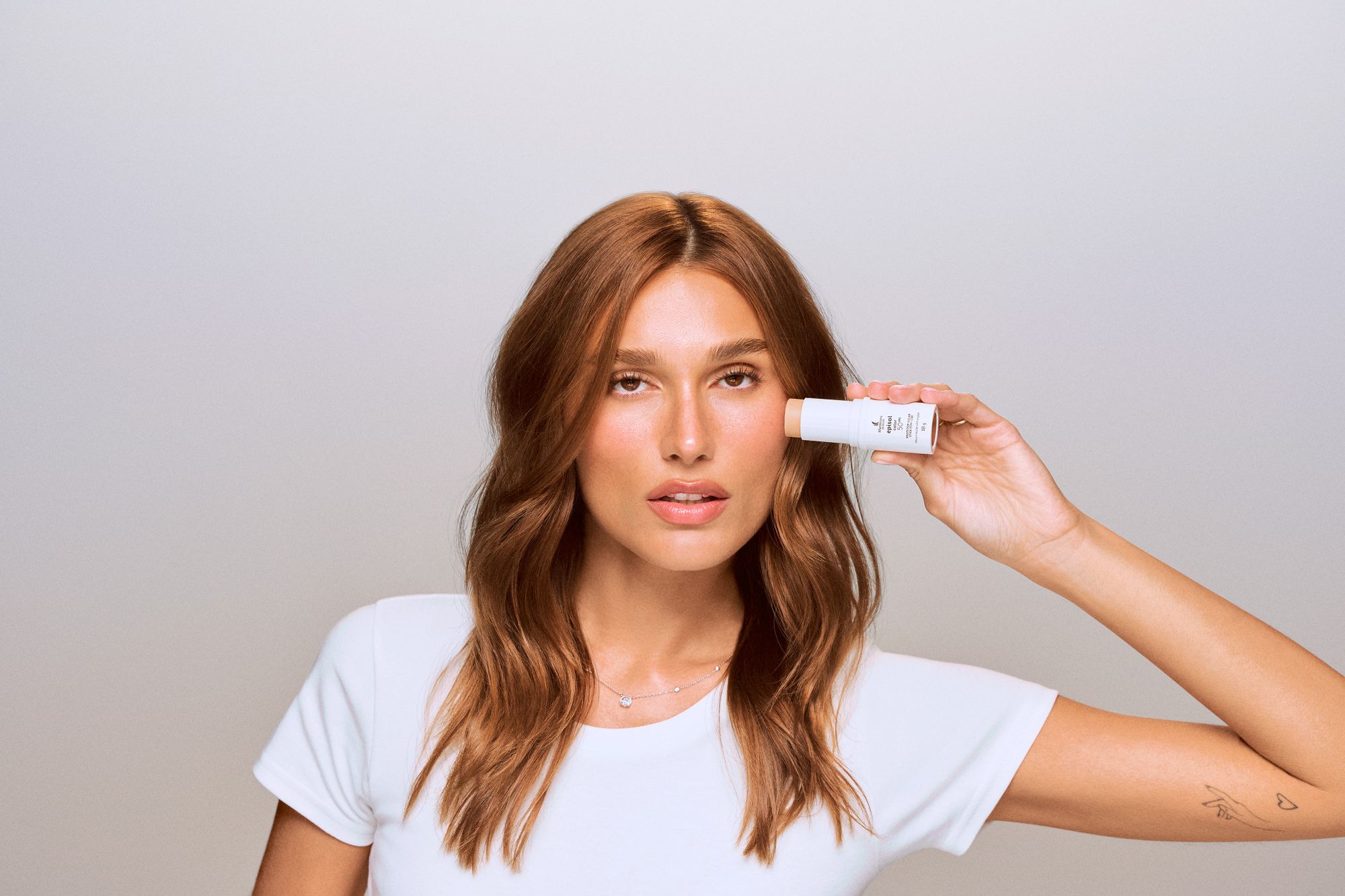 Sasha Meneghel é o novo rosto da Mantecorp Skincare em movimento estratégico de marca