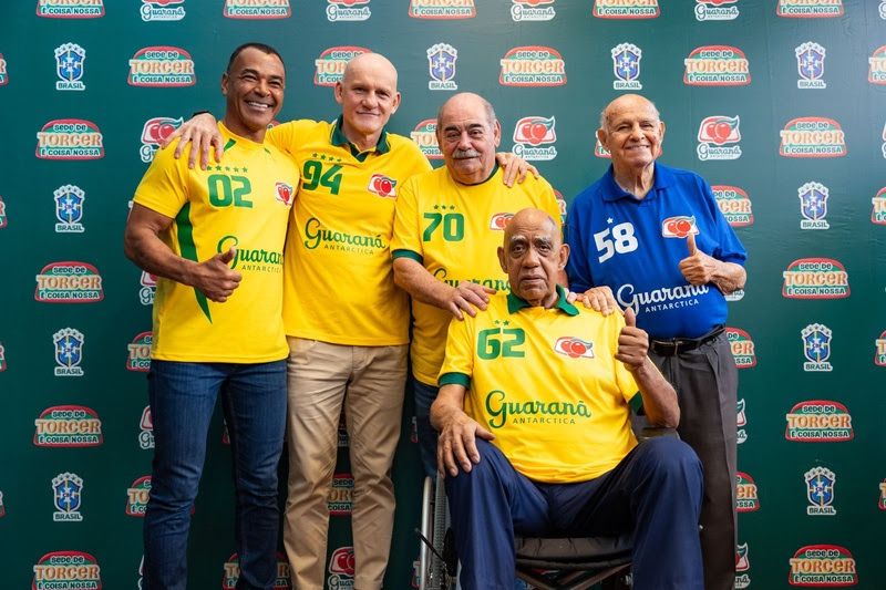 Futebol brasileiro: lendas se reúnem em podcast para celebrar conquistas históricas