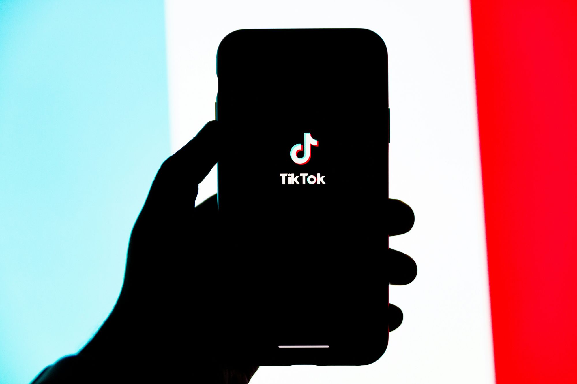 Tiktok pode injetar até R$ 37,3 bilhões no PIB brasileiro em 2025