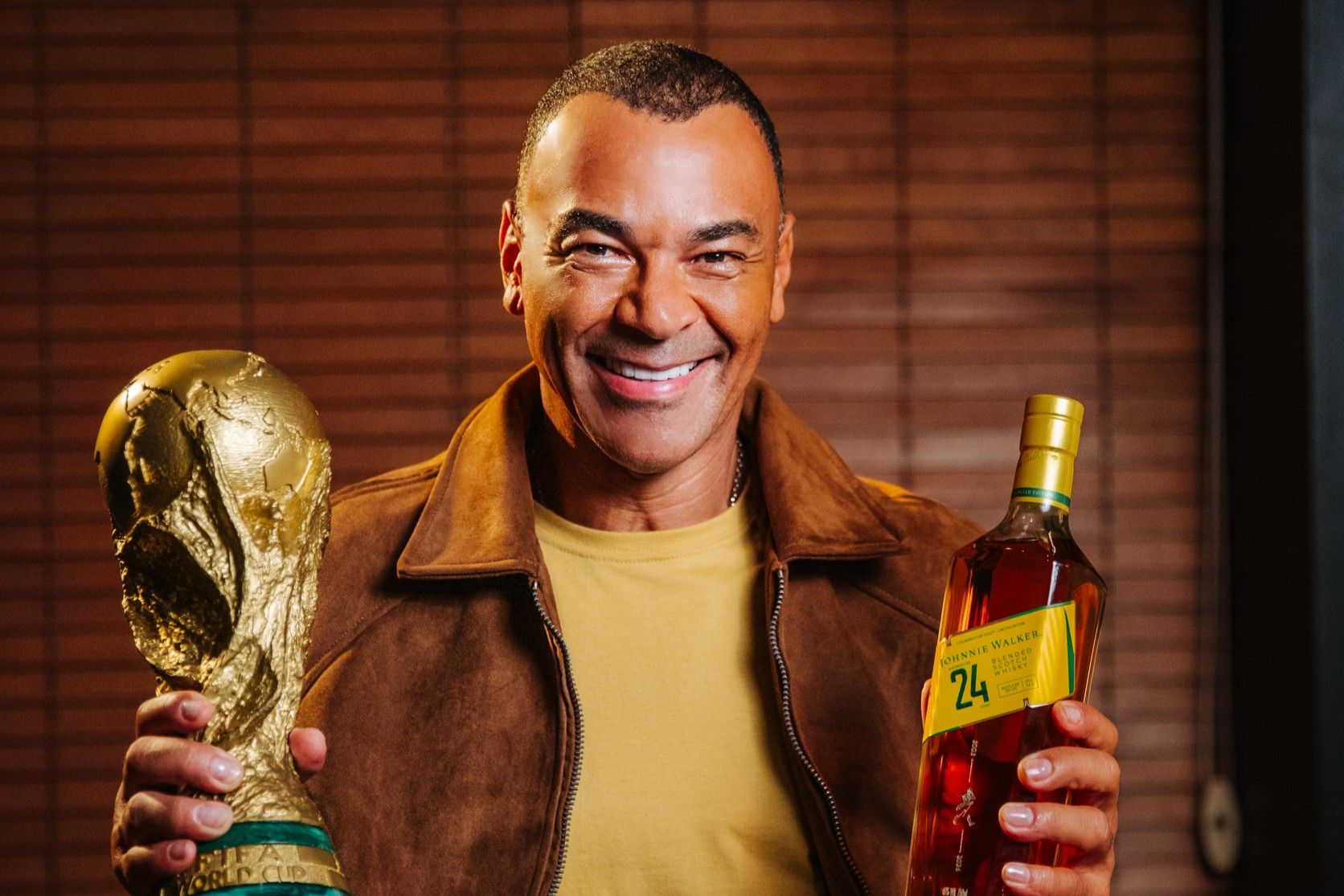 Whisky de 24 anos é leiloado em ação beneficente com o capitão Cafu